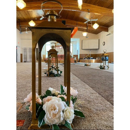 Open Frame Gold Lanterns with flower setting at the base